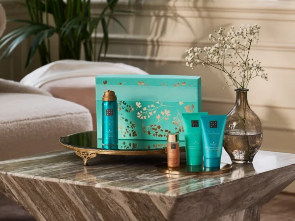 Rituals The Ritual of Karma Small Gift Set Shower Gel Scrub Body Oil Lotion Holy Lotus White Tea Rituals The Ritual of Karma Small Gift Set four piece body care